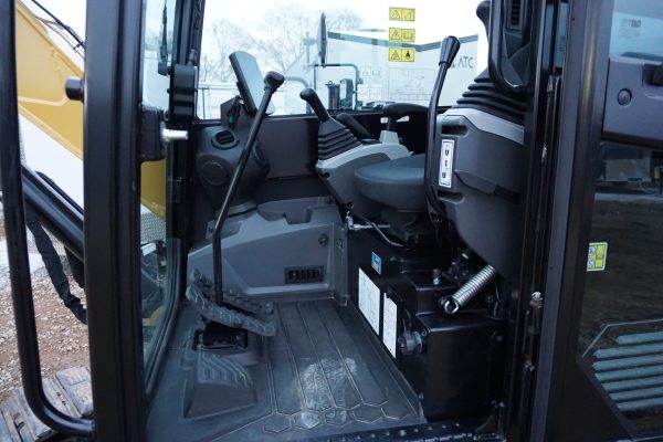 2025 Caterpillar 305.5E — 2025 CAT 305.5E Mini Excavator — photo 15